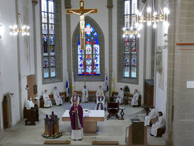 Bischof Dr. Michael Gerber besucht St. Crescentius (Foto: Karl-Franz Thiede)